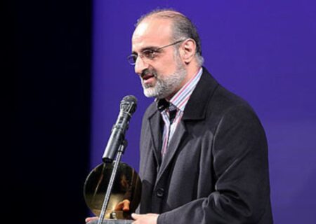 اعطای گواهینامه درجه یک هنری در رشته خوانندگی موسیقی به محمد اصفهانی
