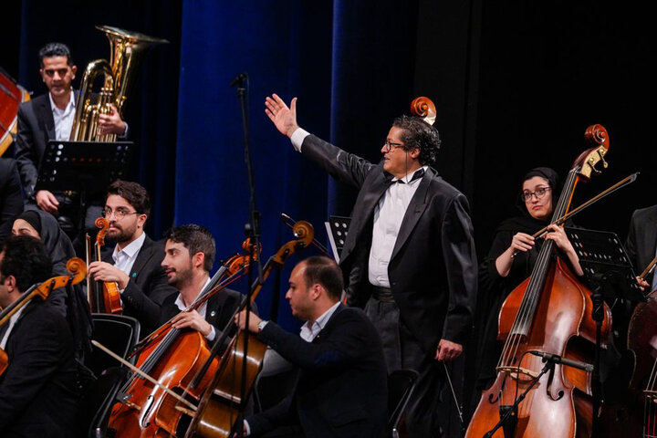 رهبر ارکستر سمفونیک صداوسیما از سمت خود کناره‌گیری کرد