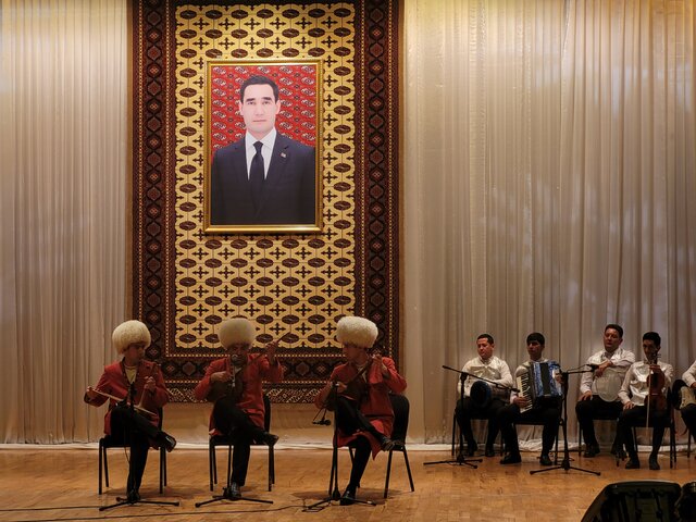 نوای ایران در عشق‌آباد پیچید