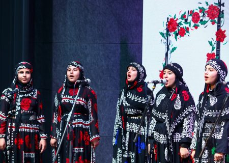 اجرای گروه سرود رهروان در سی و نهمین جشنواره بین المللی موسیقی فجر